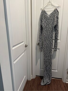 Black and White Maxi Knit Dress with Long Sleeves size large